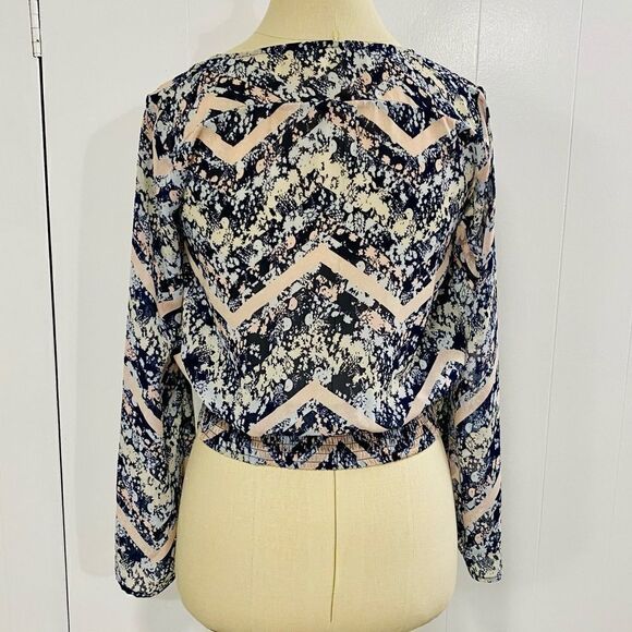 Love, Fire | Sheer Blouse - Picture 6 of 9